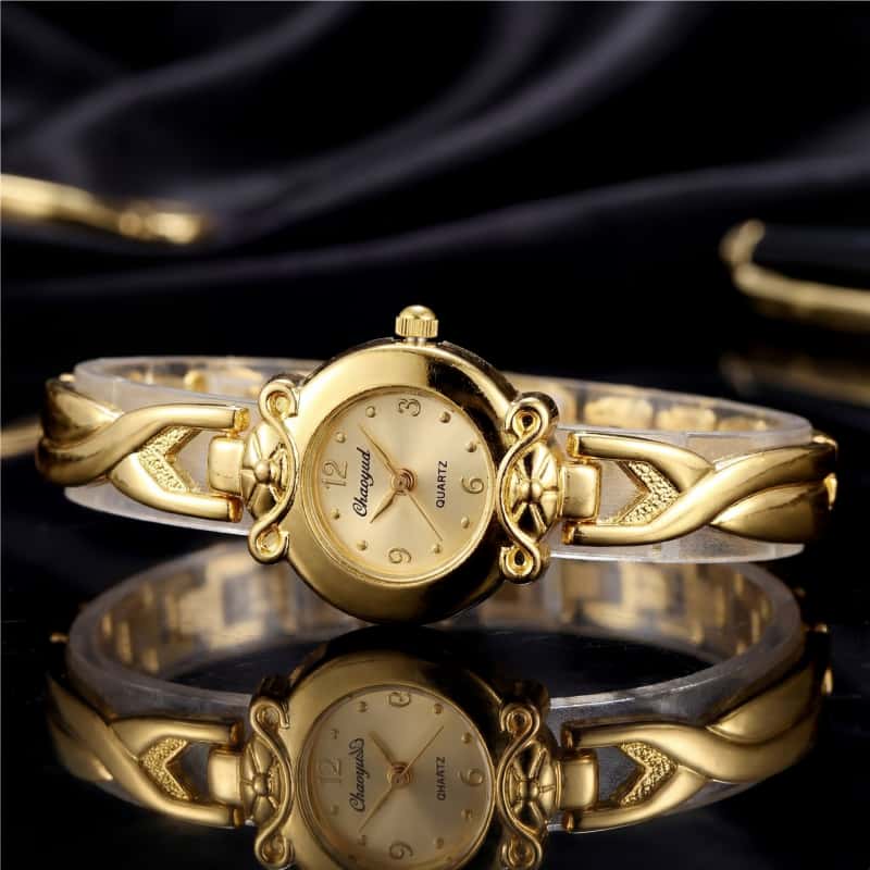 ساعة يد نسائية صغيرة أنيقة من  - مراجعة Luxury Watch Top 10 وسعره