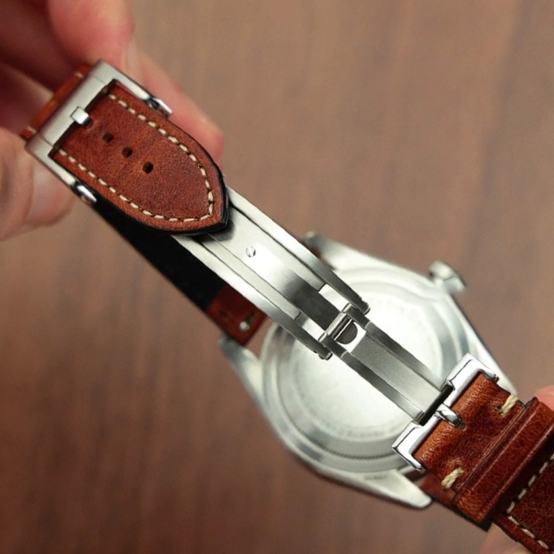 مشبك ساعة فاخر جديد قابل للطي  - مراجعة Luxury Watch Cartier وسعره