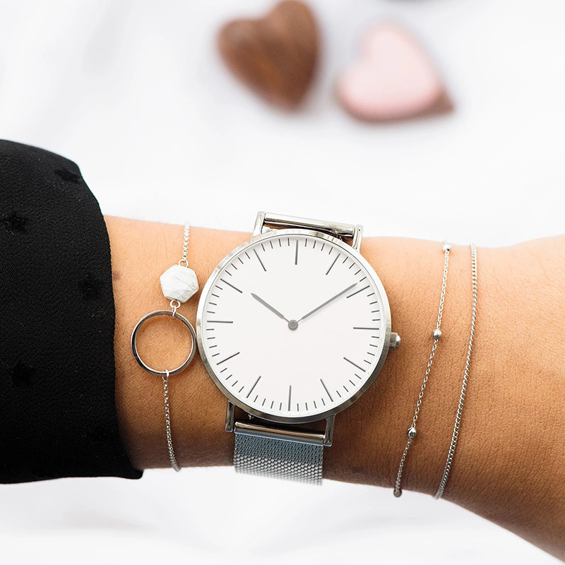 ساعة يد كوارتز بحزام شبكي من ا - مراجعة Luxury Watch Female وسعره