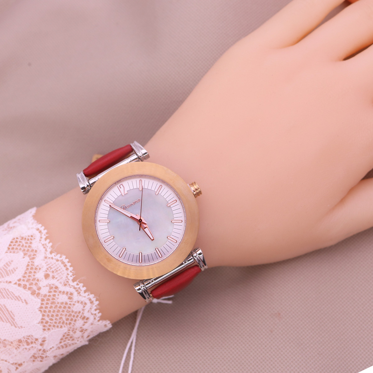 تخفيض السعر!!! خصم ميليسا كريس - مراجعة Luxury Watch Discount وسعره